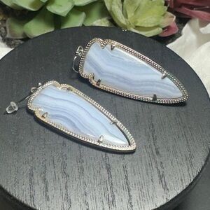 Kendra Scott earrings “Skylar” blue lace agate spears